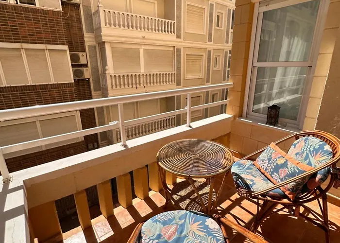 Appartement 2 Minutes Walk From The Sea Torrevieja