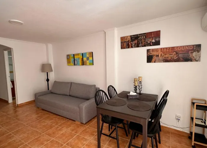 2 Minutes Walk From The Sea *